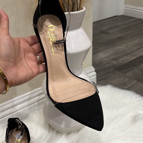 🖤🖤BLACK SUEDE HEELS - Picture 13 of 16